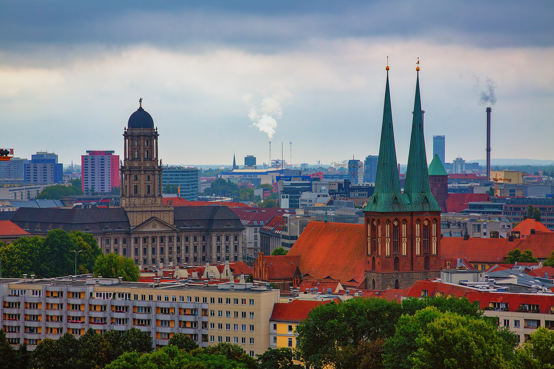 Berliner Skyline bei Sonnenuntergang